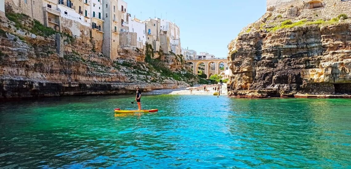 Lama Monachile vista da mare a Polignano a Mare