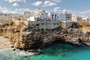 Polignano a Mare panoramica scogliera dall'alto